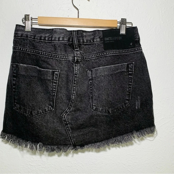 One Teaspoon Junkyard Distressed MicroMini Denim Skirt Black Sz 27 - Picture 5 of 7